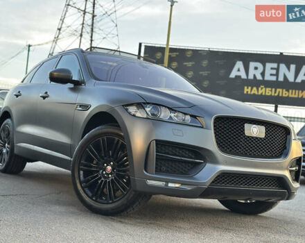 Серый Ягуар Ф-Пейс, объемом двигателя 2 л и пробегом 80 тыс. км за 28000 $, фото 2 на Automoto.ua