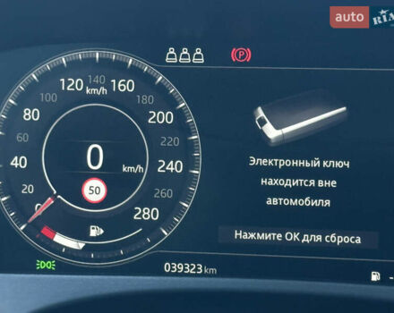 Серый Ягуар Ф-Пейс, объемом двигателя 3 л и пробегом 39 тыс. км за 33000 $, фото 21 на Automoto.ua