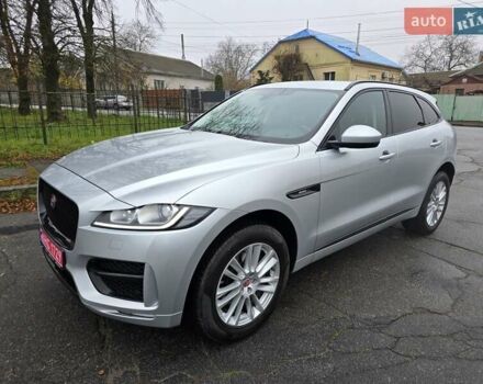 Серый Ягуар Ф-Пейс, объемом двигателя 2 л и пробегом 101 тыс. км за 25900 $, фото 1 на Automoto.ua
