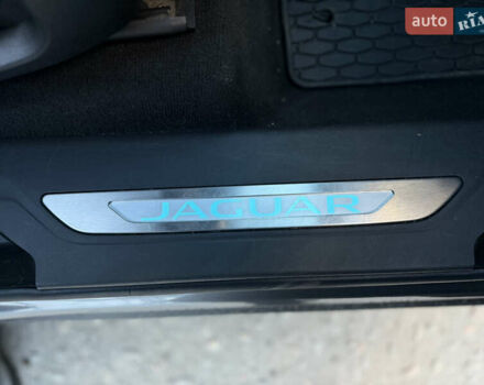 Серый Ягуар Ф-Пейс, объемом двигателя 3 л и пробегом 39 тыс. км за 33000 $, фото 30 на Automoto.ua