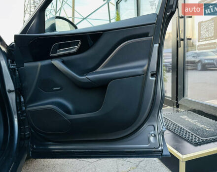 Серый Ягуар Ф-Пейс, объемом двигателя 2 л и пробегом 80 тыс. км за 28000 $, фото 25 на Automoto.ua