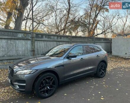 Серый Ягуар Ф-Пейс, объемом двигателя 2 л и пробегом 108 тыс. км за 31500 $, фото 4 на Automoto.ua