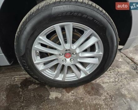 Серый Ягуар Ф-Пейс, объемом двигателя 2 л и пробегом 101 тыс. км за 25900 $, фото 17 на Automoto.ua