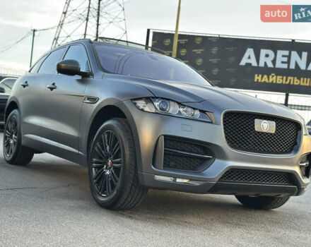 Серый Ягуар Ф-Пейс, объемом двигателя 2 л и пробегом 80 тыс. км за 28000 $, фото 8 на Automoto.ua