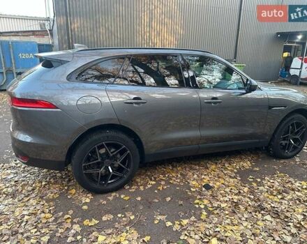 Серый Ягуар Ф-Пейс, объемом двигателя 2 л и пробегом 108 тыс. км за 31500 $, фото 7 на Automoto.ua