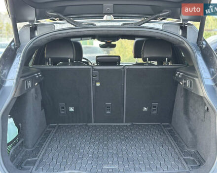 Серый Ягуар Ф-Пейс, объемом двигателя 2 л и пробегом 80 тыс. км за 28000 $, фото 9 на Automoto.ua