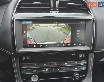 Серый Ягуар Ф-Пейс, объемом двигателя 2 л и пробегом 101 тыс. км за 25900 $, фото 48 на Automoto.ua