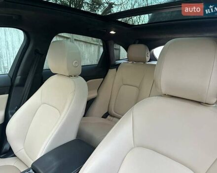 Серый Ягуар Ф-Пейс, объемом двигателя 2 л и пробегом 108 тыс. км за 31500 $, фото 13 на Automoto.ua