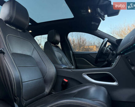Серый Ягуар Ф-Пейс, объемом двигателя 3 л и пробегом 39 тыс. км за 33000 $, фото 10 на Automoto.ua