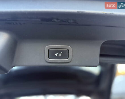 Серый Ягуар Ф-Пейс, объемом двигателя 3 л и пробегом 39 тыс. км за 33000 $, фото 29 на Automoto.ua