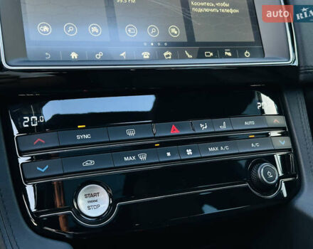 Серый Ягуар Ф-Пейс, объемом двигателя 2 л и пробегом 80 тыс. км за 28000 $, фото 34 на Automoto.ua