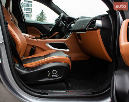 Сірий Ягуар Ф-Пейс, об'ємом двигуна 5 л та пробігом 28 тис. км за 55000 $, фото 72 на Automoto.ua