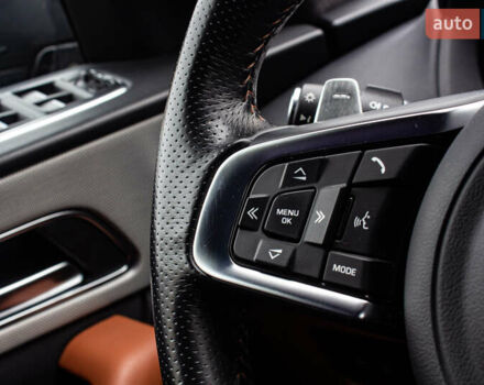 Сірий Ягуар Ф-Пейс, об'ємом двигуна 5 л та пробігом 28 тис. км за 55000 $, фото 58 на Automoto.ua