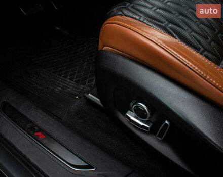 Сірий Ягуар Ф-Пейс, об'ємом двигуна 5 л та пробігом 28 тис. км за 55000 $, фото 69 на Automoto.ua