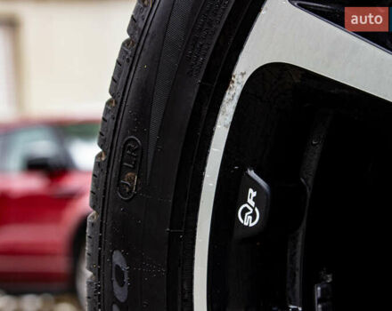 Сірий Ягуар Ф-Пейс, об'ємом двигуна 5 л та пробігом 28 тис. км за 55000 $, фото 28 на Automoto.ua