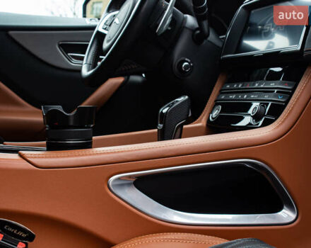 Сірий Ягуар Ф-Пейс, об'ємом двигуна 5 л та пробігом 28 тис. км за 55000 $, фото 77 на Automoto.ua