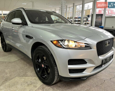 Сірий Ягуар Ф-Пейс, об'ємом двигуна 2 л та пробігом 73 тис. км за 25590 $, фото 6 на Automoto.ua