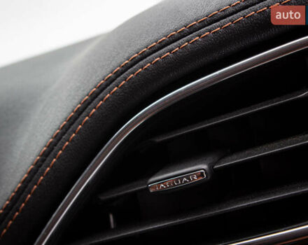 Сірий Ягуар Ф-Пейс, об'ємом двигуна 5 л та пробігом 28 тис. км за 55000 $, фото 75 на Automoto.ua