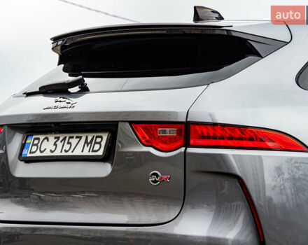 Сірий Ягуар Ф-Пейс, об'ємом двигуна 5 л та пробігом 28 тис. км за 55000 $, фото 38 на Automoto.ua