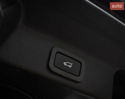 Сірий Ягуар Ф-Пейс, об'ємом двигуна 5 л та пробігом 28 тис. км за 55000 $, фото 41 на Automoto.ua