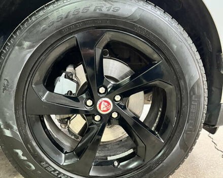 Сірий Ягуар Ф-Пейс, об'ємом двигуна 2 л та пробігом 73 тис. км за 25590 $, фото 8 на Automoto.ua