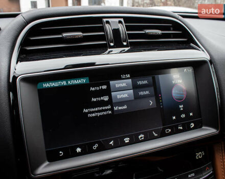 Сірий Ягуар Ф-Пейс, об'ємом двигуна 5 л та пробігом 28 тис. км за 55000 $, фото 99 на Automoto.ua