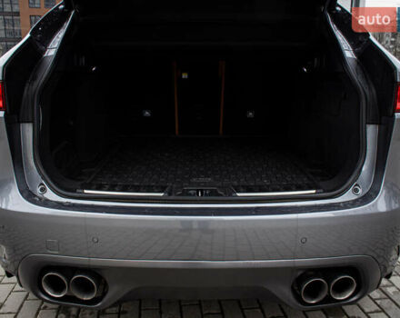 Сірий Ягуар Ф-Пейс, об'ємом двигуна 5 л та пробігом 28 тис. км за 55000 $, фото 42 на Automoto.ua