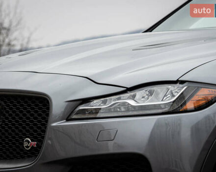 Сірий Ягуар Ф-Пейс, об'ємом двигуна 5 л та пробігом 28 тис. км за 55000 $, фото 8 на Automoto.ua