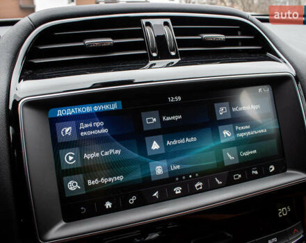 Сірий Ягуар Ф-Пейс, об'ємом двигуна 5 л та пробігом 28 тис. км за 55000 $, фото 100 на Automoto.ua