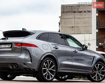 Сірий Ягуар Ф-Пейс, об'ємом двигуна 5 л та пробігом 28 тис. км за 55000 $, фото 40 на Automoto.ua