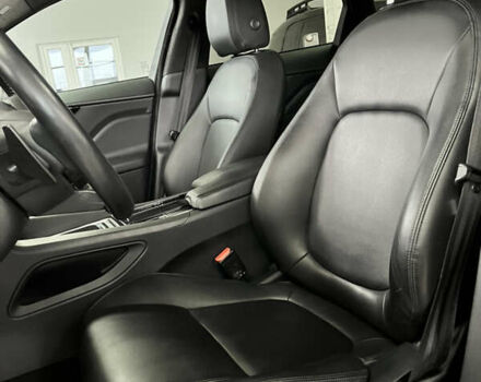 Сірий Ягуар Ф-Пейс, об'ємом двигуна 2 л та пробігом 73 тис. км за 25590 $, фото 25 на Automoto.ua