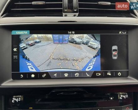 Серый Ягуар Ф-Пейс, объемом двигателя 2 л и пробегом 92 тыс. км за 28500 $, фото 19 на Automoto.ua