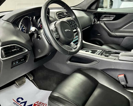 Сірий Ягуар Ф-Пейс, об'ємом двигуна 2 л та пробігом 73 тис. км за 25590 $, фото 20 на Automoto.ua