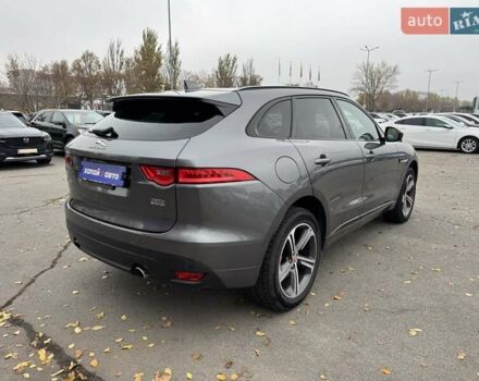 Серый Ягуар Ф-Пейс, объемом двигателя 2 л и пробегом 92 тыс. км за 28500 $, фото 4 на Automoto.ua