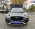 Серый Ягуар Ф-Пейс, объемом двигателя 2 л и пробегом 92 тыс. км за 28500 $, фото 1 на Automoto.ua
