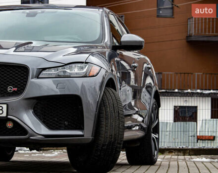 Сірий Ягуар Ф-Пейс, об'ємом двигуна 5 л та пробігом 28 тис. км за 55000 $, фото 15 на Automoto.ua