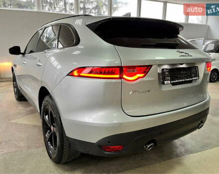 Сірий Ягуар Ф-Пейс, об'ємом двигуна 2 л та пробігом 73 тис. км за 25590 $, фото 15 на Automoto.ua