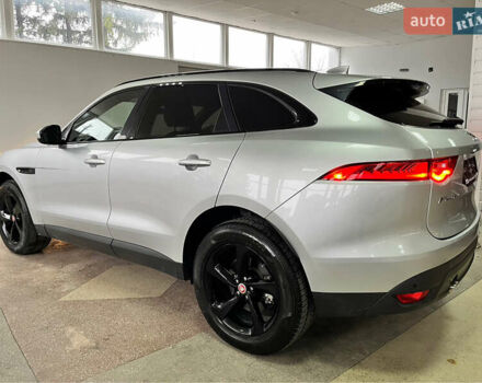Сірий Ягуар Ф-Пейс, об'ємом двигуна 2 л та пробігом 73 тис. км за 25590 $, фото 16 на Automoto.ua
