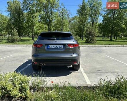 Серый Ягуар Ф-Пейс, объемом двигателя 2 л и пробегом 96 тыс. км за 32500 $, фото 1 на Automoto.ua