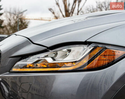 Сірий Ягуар Ф-Пейс, об'ємом двигуна 5 л та пробігом 28 тис. км за 55000 $, фото 20 на Automoto.ua