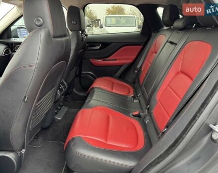 Серый Ягуар Ф-Пейс, объемом двигателя 2 л и пробегом 92 тыс. км за 28500 $, фото 14 на Automoto.ua