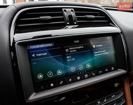 Сірий Ягуар Ф-Пейс, об'ємом двигуна 5 л та пробігом 28 тис. км за 55000 $, фото 94 на Automoto.ua