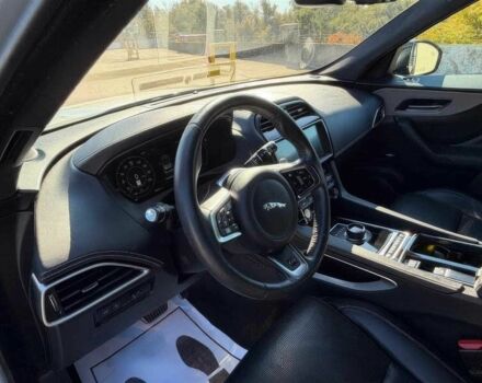 Сірий Ягуар Ф-Пейс, об'ємом двигуна 3 л та пробігом 31 тис. км за 23000 $, фото 7 на Automoto.ua