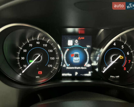 Сірий Ягуар Ф-Пейс, об'ємом двигуна 2 л та пробігом 73 тис. км за 25590 $, фото 29 на Automoto.ua