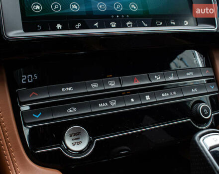 Сірий Ягуар Ф-Пейс, об'ємом двигуна 5 л та пробігом 28 тис. км за 55000 $, фото 67 на Automoto.ua