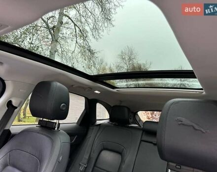 Серый Ягуар Ф-Пейс, объемом двигателя 2 л и пробегом 65 тыс. км за 35900 $, фото 23 на Automoto.ua