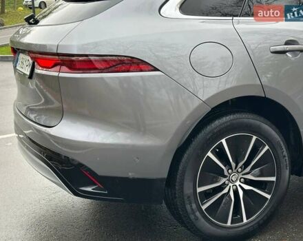 Серый Ягуар Ф-Пейс, объемом двигателя 2 л и пробегом 65 тыс. км за 35900 $, фото 13 на Automoto.ua