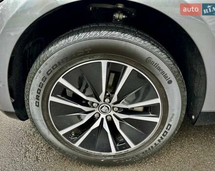 Серый Ягуар Ф-Пейс, объемом двигателя 2 л и пробегом 65 тыс. км за 35900 $, фото 33 на Automoto.ua