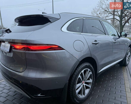Серый Ягуар Ф-Пейс, объемом двигателя 2 л и пробегом 108 тыс. км за 43900 $, фото 11 на Automoto.ua