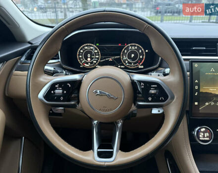 Серый Ягуар Ф-Пейс, объемом двигателя 2 л и пробегом 108 тыс. км за 43900 $, фото 20 на Automoto.ua